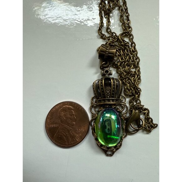 Vintage-Style Iridescent Green Pendant Necklace Ornate Crown Design Silver-Tone - Picture 8 of 8
